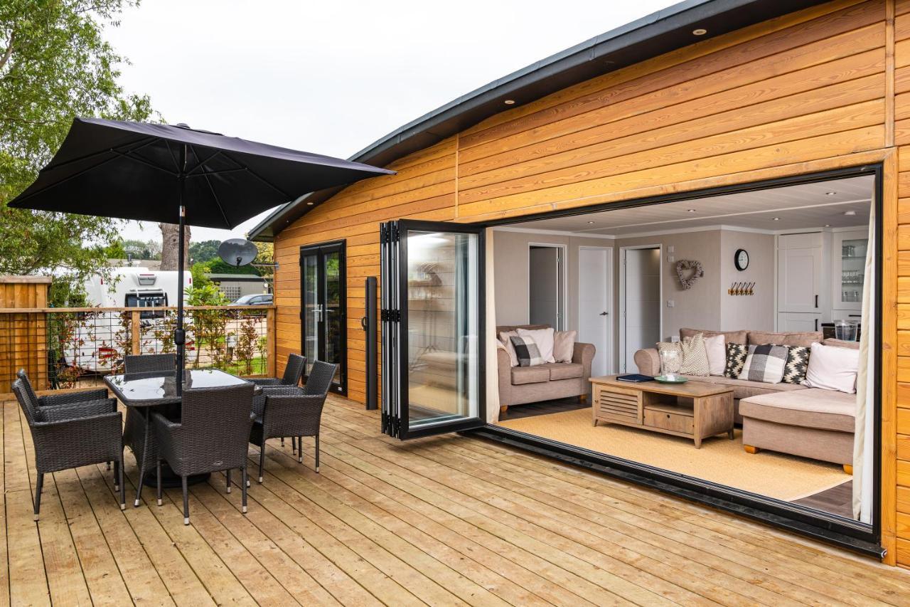 Sumners Ponds Fishery & Campsite Hotel Horsham Luaran gambar