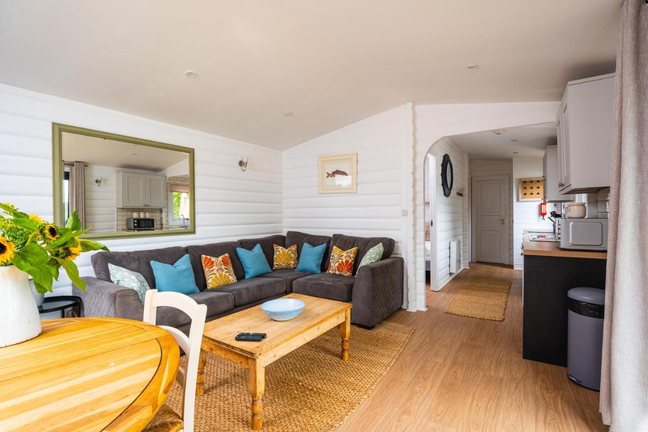 Sumners Ponds Fishery & Campsite Hotel Horsham Luaran gambar