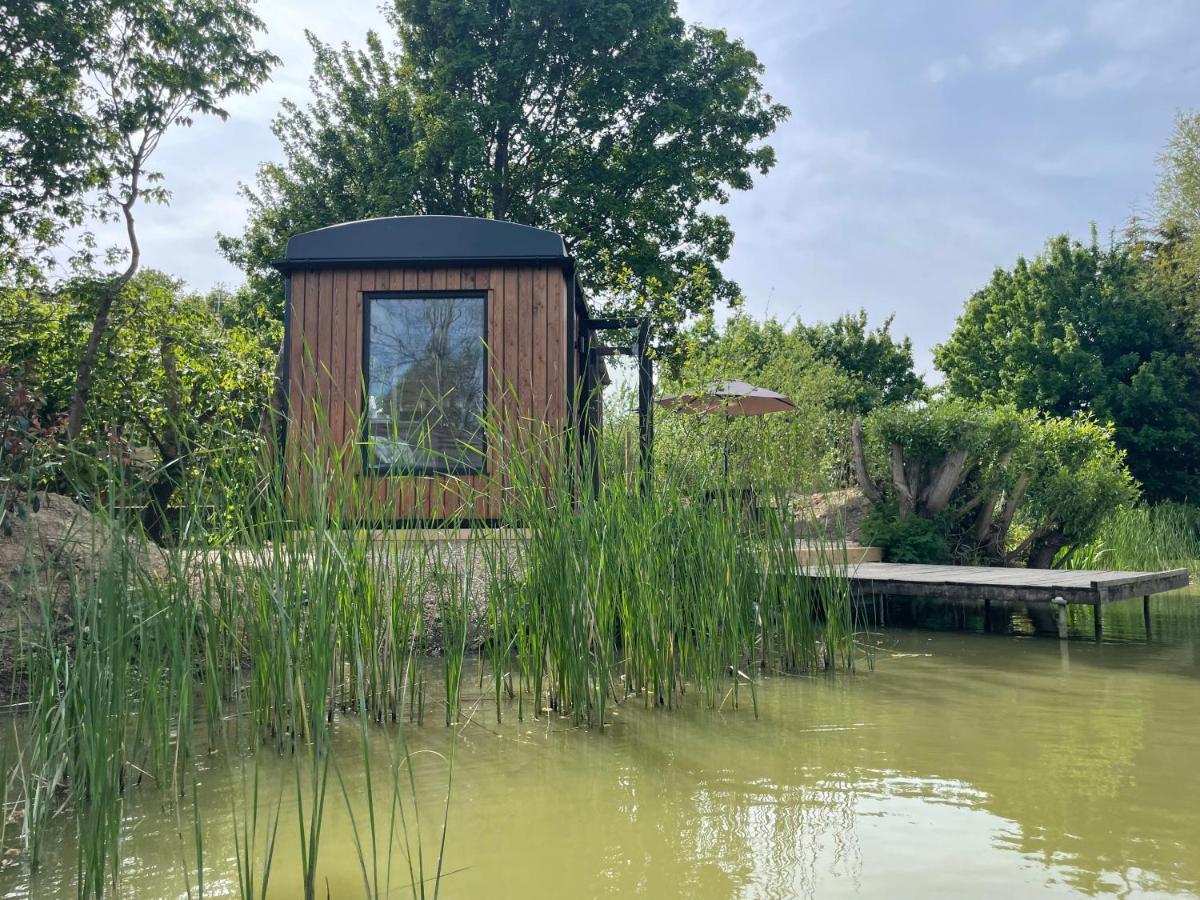 Sumners Ponds Fishery & Campsite Hotel Horsham Luaran gambar