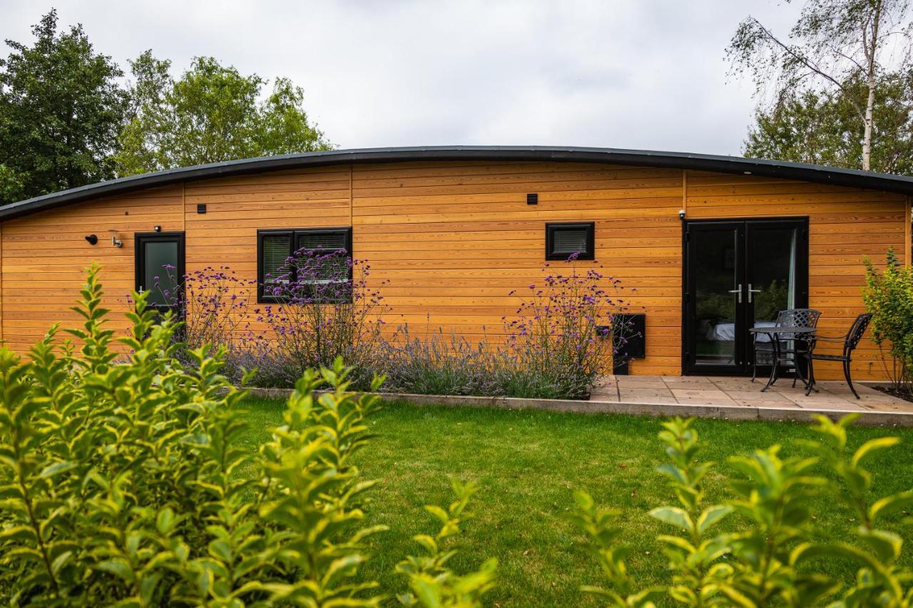 Sumners Ponds Fishery & Campsite Hotel Horsham Luaran gambar