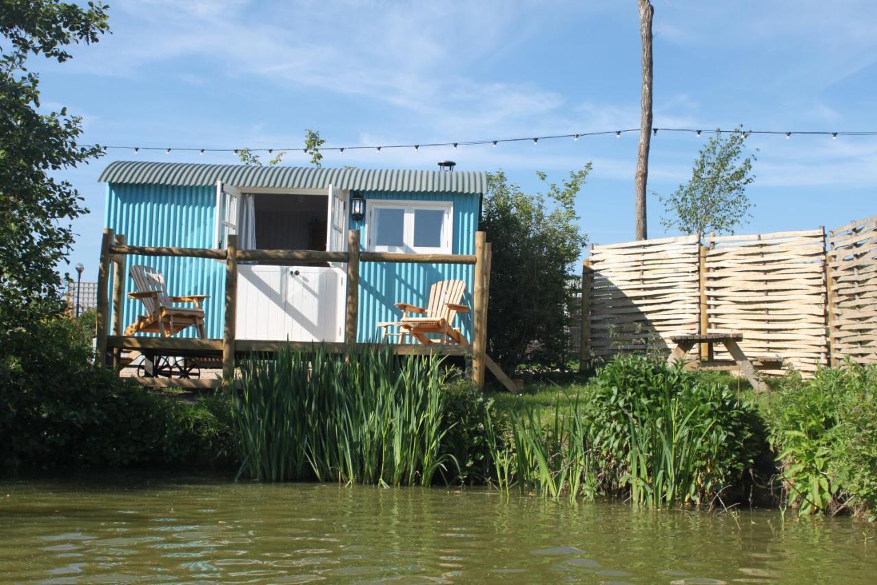 Sumners Ponds Fishery & Campsite Hotel Horsham Luaran gambar