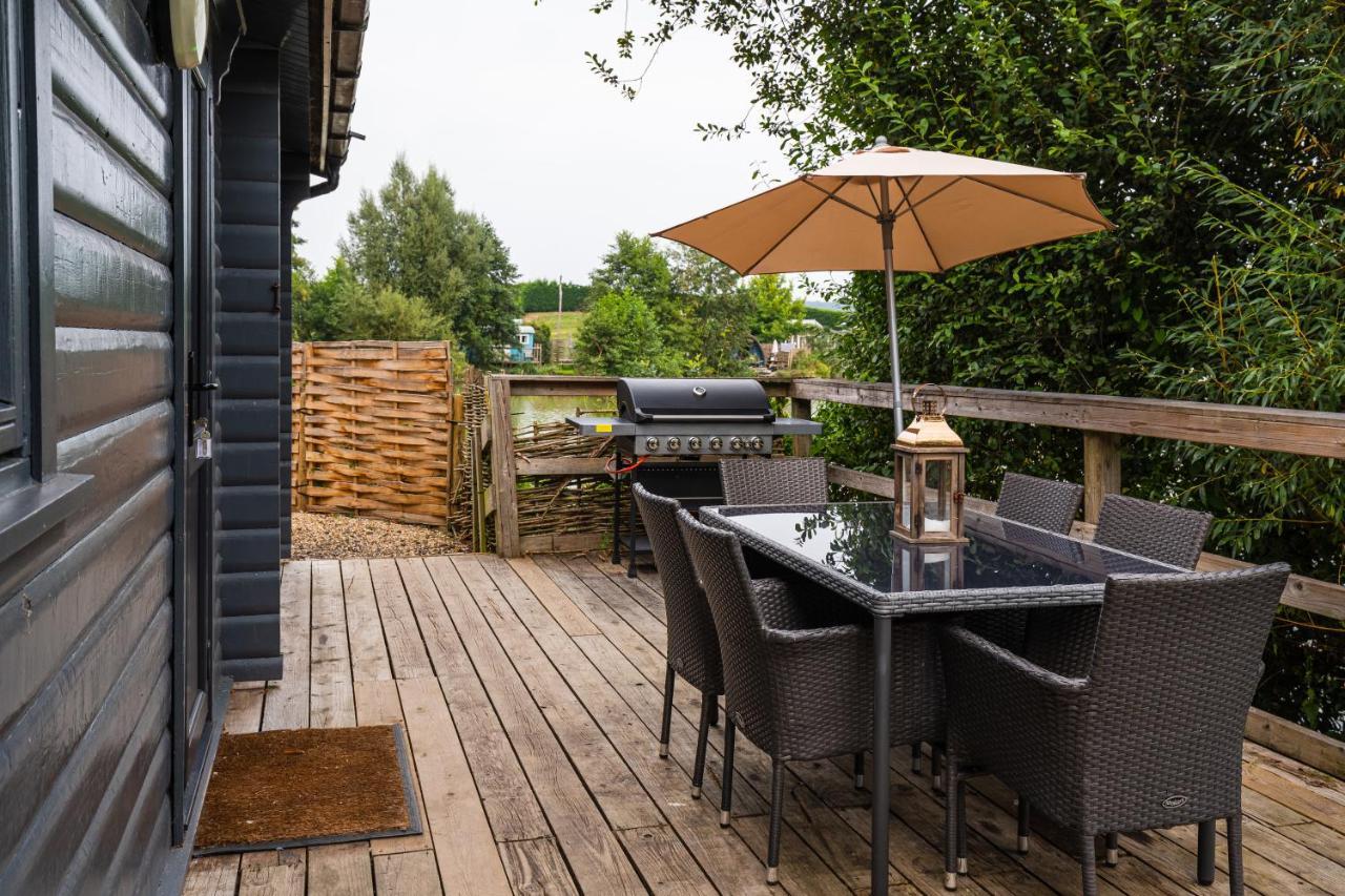 Sumners Ponds Fishery & Campsite Hotel Horsham Luaran gambar