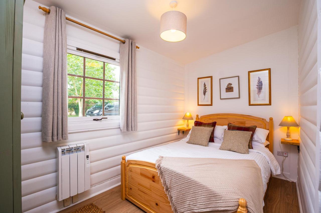 Sumners Ponds Fishery & Campsite Hotel Horsham Luaran gambar