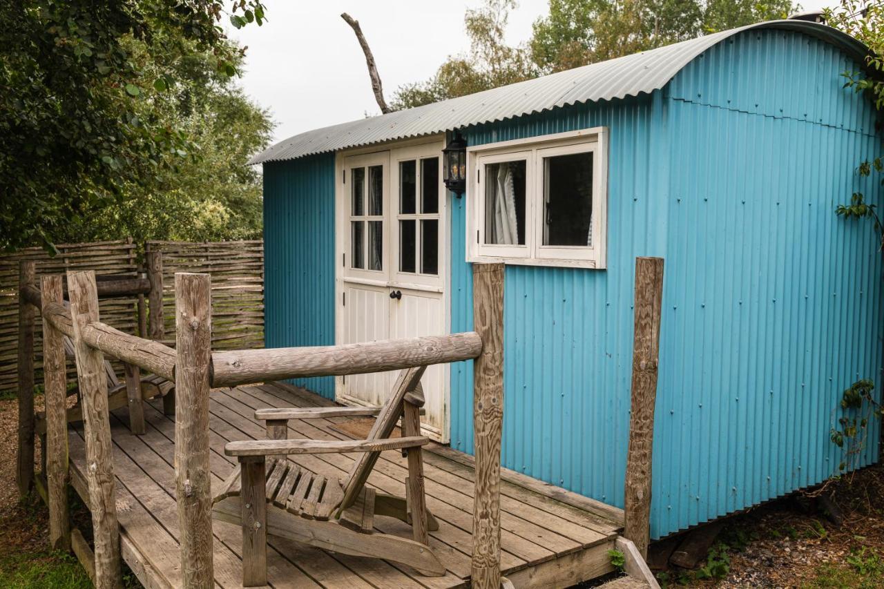 Sumners Ponds Fishery & Campsite Hotel Horsham Luaran gambar