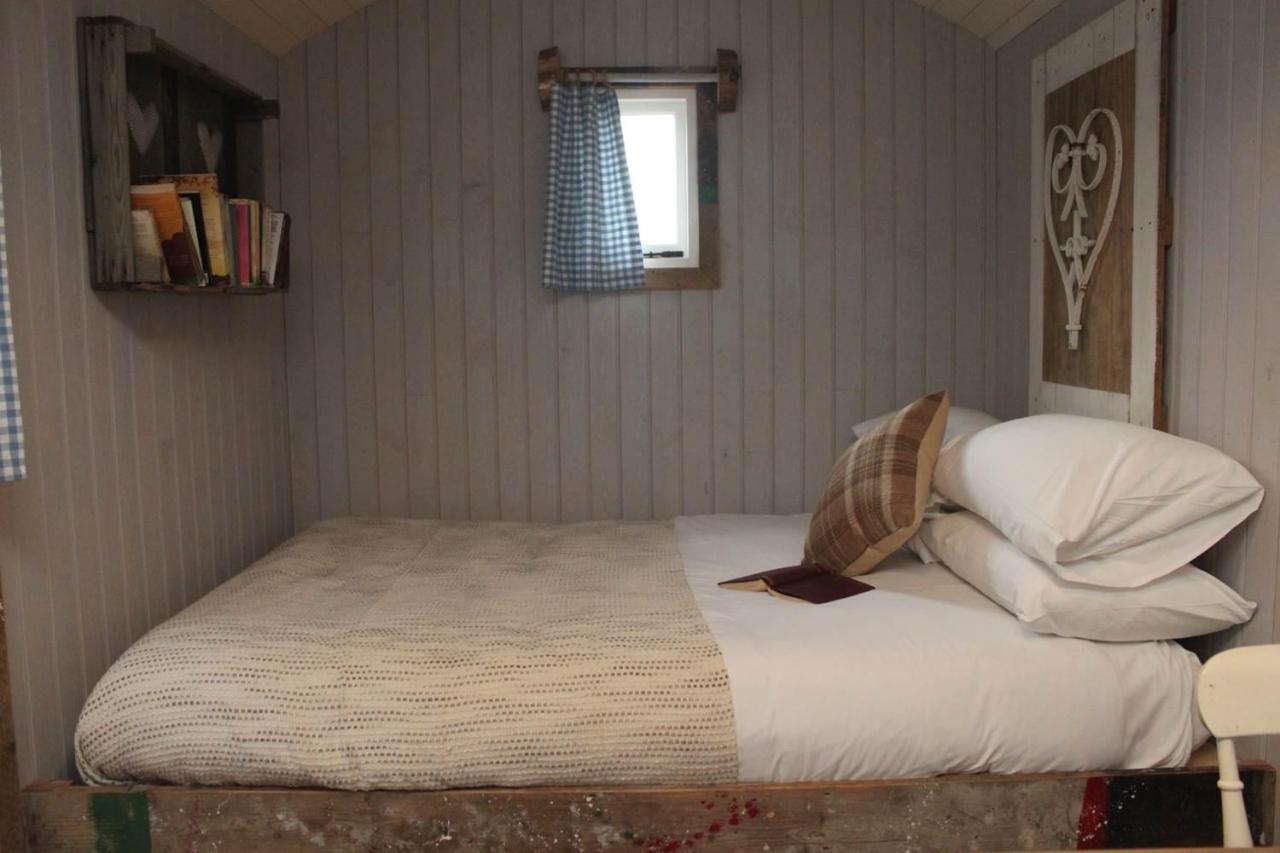 Sumners Ponds Fishery & Campsite Hotel Horsham Luaran gambar
